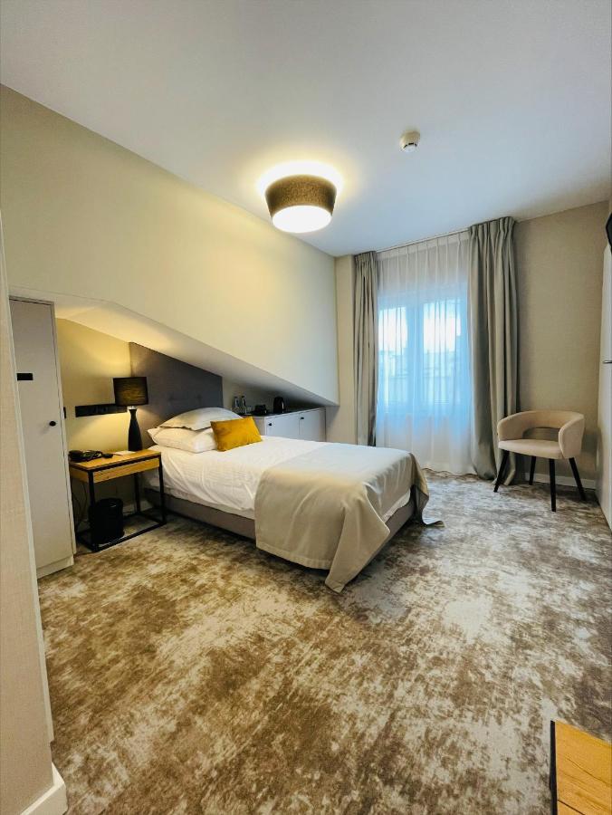 Standard Single Room,1395902093:JPEG
