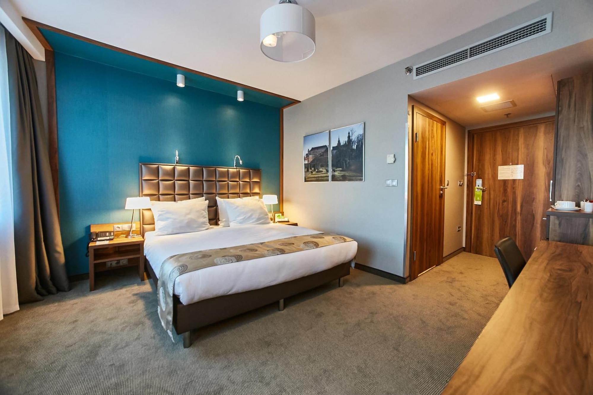Standard King Room,1710015304:JPEG
